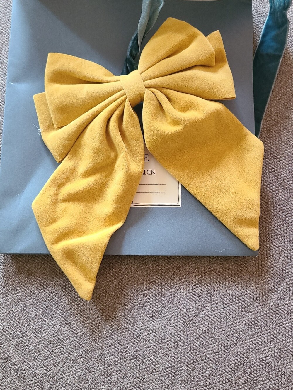 Hair Bow - Picture 2 of 3